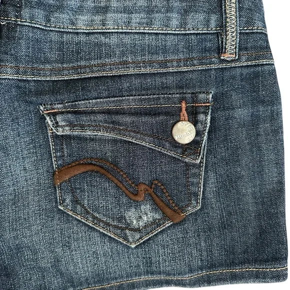 Mudd Dark Wash Denim Jean Shorts with Embroidered Back Pockets Junior’s 7 - Picture 5 of 12